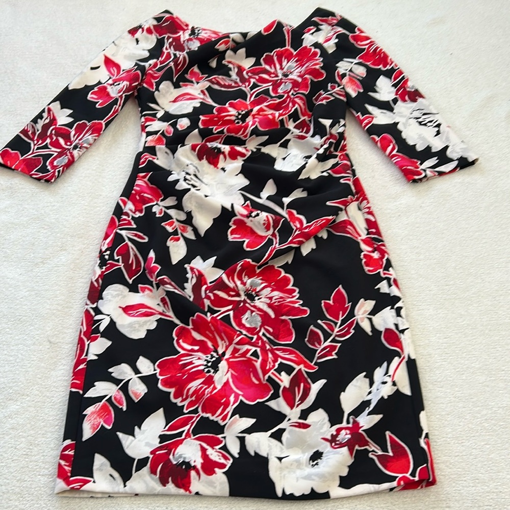 White House Black Market / Women’s Dress / Size: 4